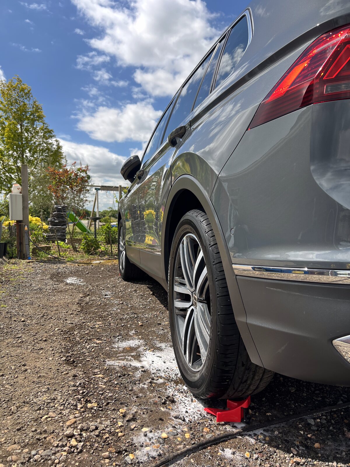 VW Tiguan glossy finish